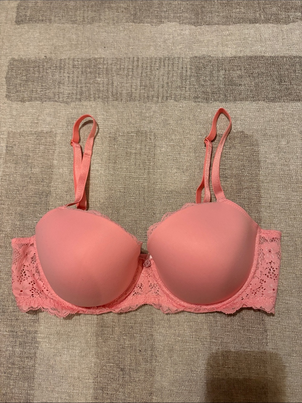 NWOT Victoria's Secret Dream Angels Smooth and Lace Lightly Lined Demi Bra